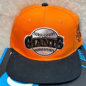 NWOTS SAN FRANCISCO GIANTS THROWBACK EMBLEM HAT!!